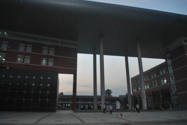 �ɶ����Ĵ���ѧ 414.jpg