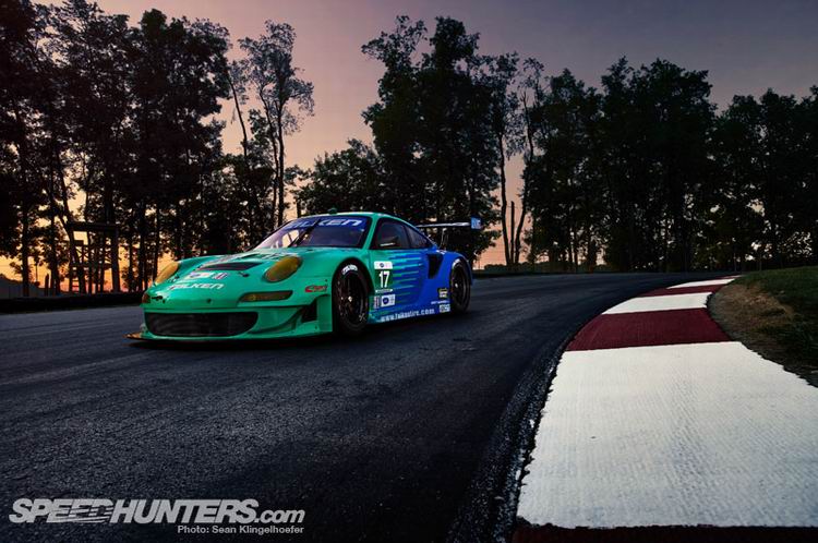 Falken-Porsche-RSR-04.jpg