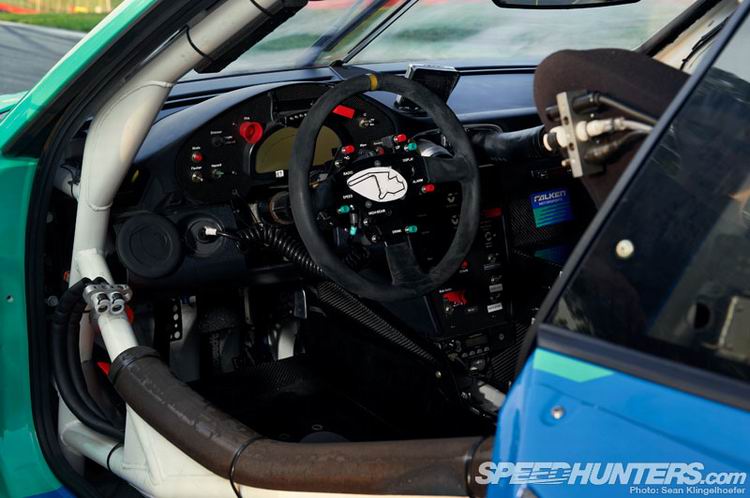 Falken-Porsche-RSR-09.jpg