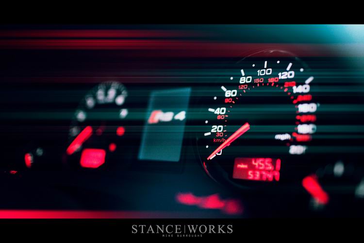 rotiform-audi-rs4-dash-gauges.jpg