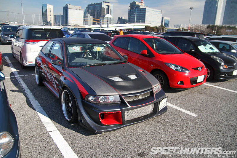 Tokyo-Auto-Salon-2013-Parking-Lot-04.jpg