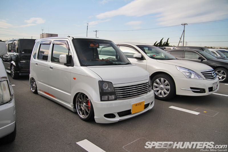 Tokyo-Auto-Salon-2013-Parking-Lot-22.jpg