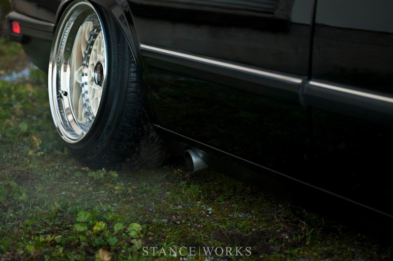 bmw-e28-side-exit-exhaust.jpg