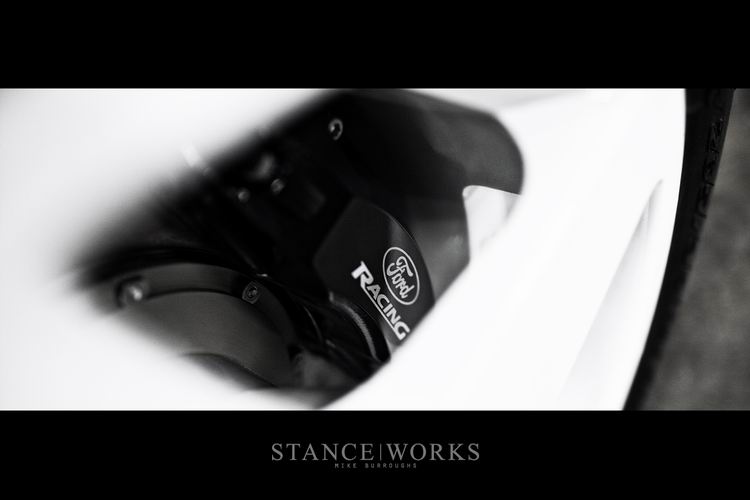 ford-racing-brakes-330mm.jpg