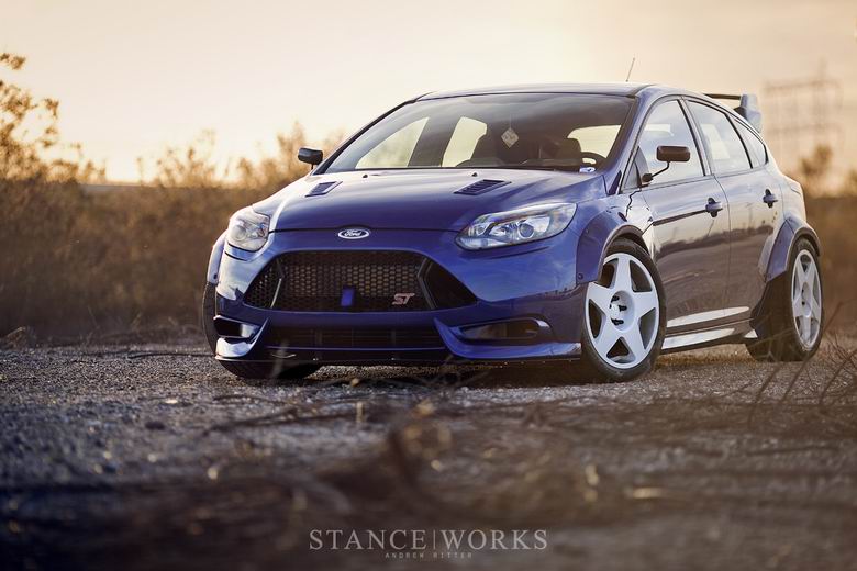 fifteen52-ford-focus-st-trackster.jpg