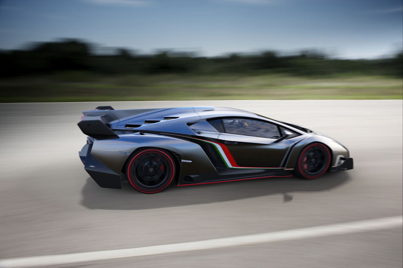 Lambo-Veneno-04.jpg