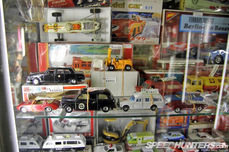 Japan-Collectables-04.jpg