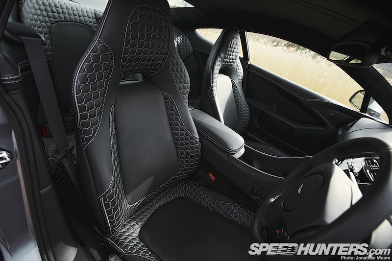 Aston_Martin_Vanquish-022.jpg