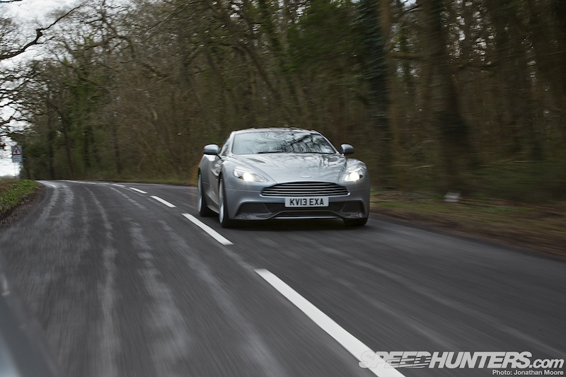 Aston_Martin_Vanquish-027.jpg