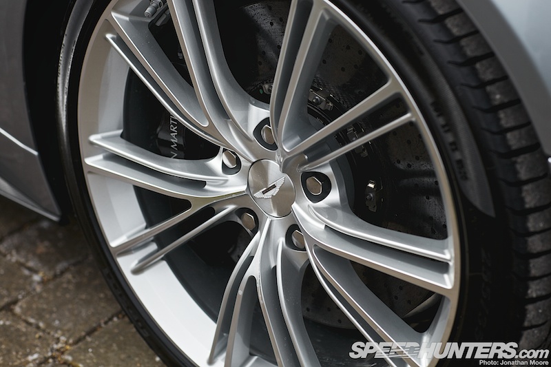 Aston_Martin_Vanquish-030.jpg