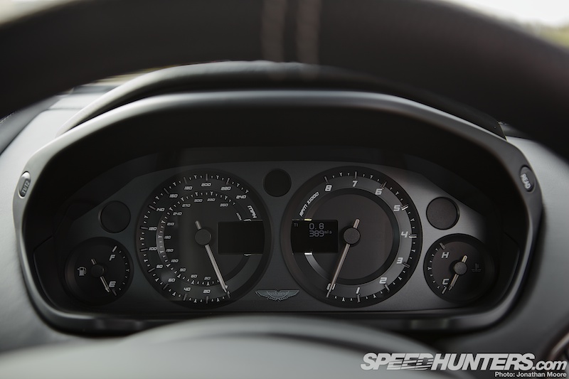 Aston_Martin_Vanquish-024.jpg