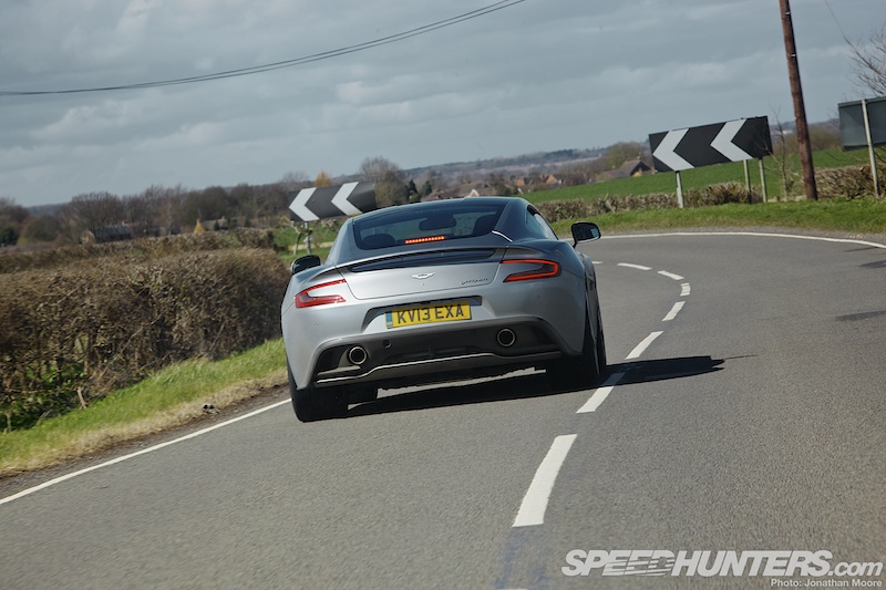 Aston_Martin_Vanquish-031.jpg