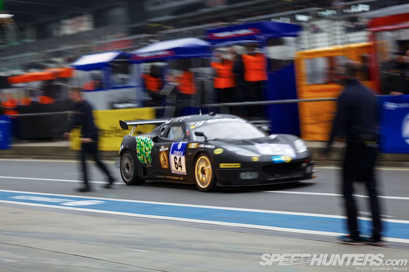 Nurburgring_24_Hours_2013-108.jpg