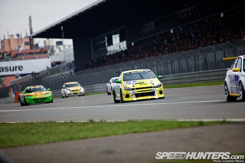 Nurburgring_24_Hours_2013-060.jpg