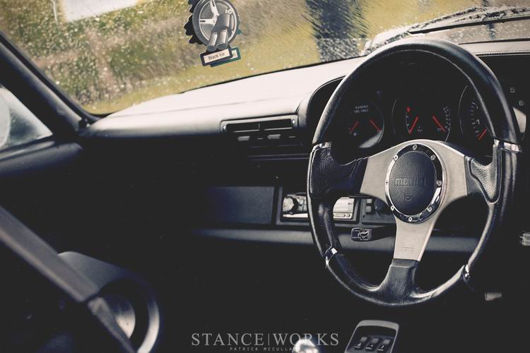 porsche-964-momo-steering-wheel.jpg
