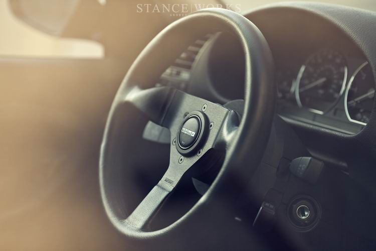 bmw-e36-momo-steering-wheel.jpg