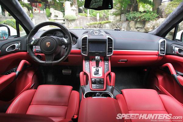 Cayenne-Turbo-S-25.jpg
