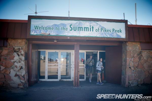 Larry_Chen_Speedhunters_Porsche_997_pikes_peak_dream_drive-35.jpg