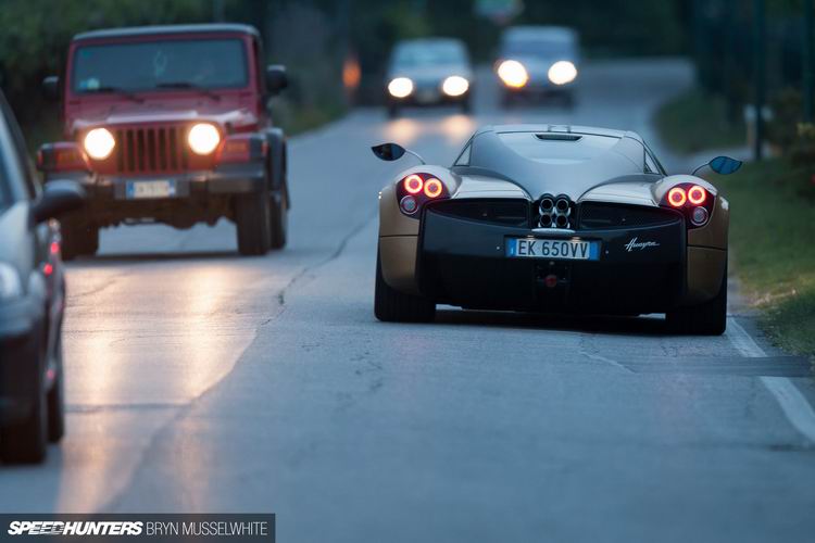 Pagani-Huayra-feature-car-49.jpg