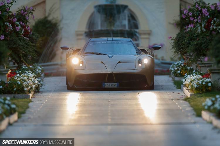 Pagani-Huayra-feature-car-48.jpg