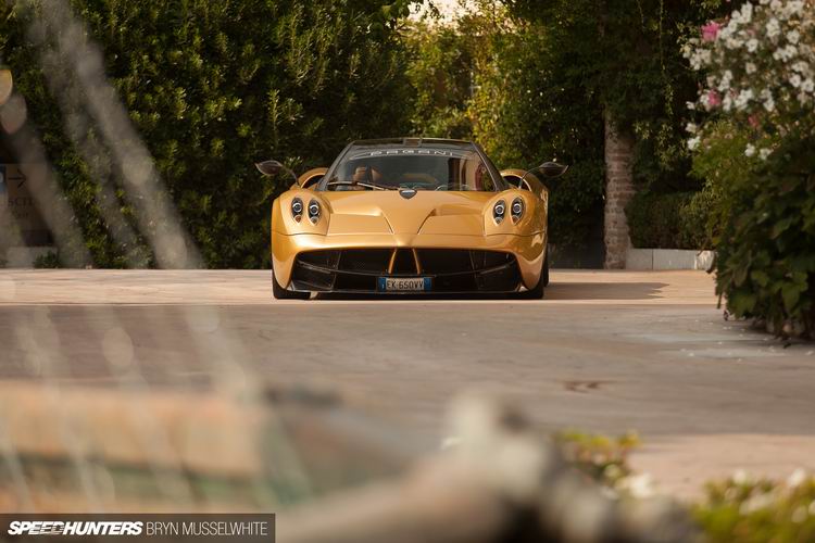 Pagani-Huayra-feature-car-10.jpg