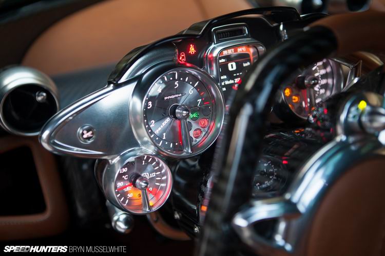 Pagani-Huayra-feature-car-39.jpg