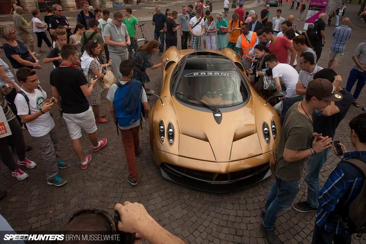 Pagani-Huayra-feature-car-15.jpg