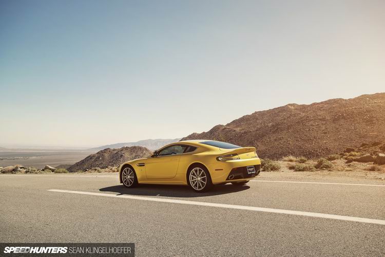 Aston-Martin-Vantage-V12-S-24.jpg