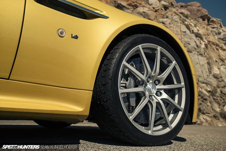 Aston-Martin-Vantage-V12-S-25.jpg