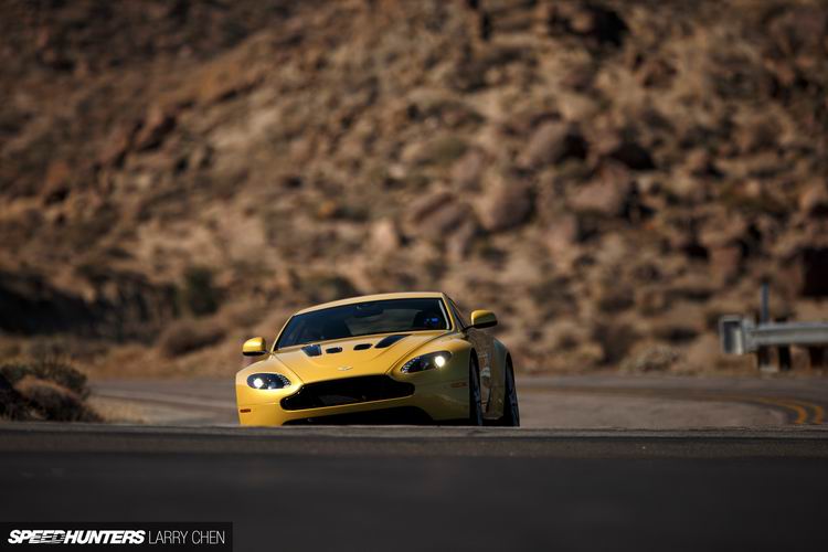 Aston-Martin-Vantage-V12-S-12.jpg
