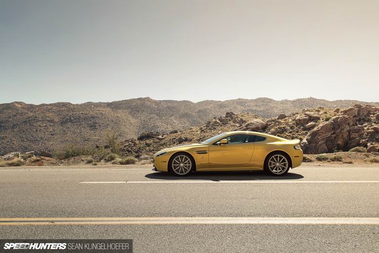 Aston-Martin-Vantage-V12-S-22.jpg