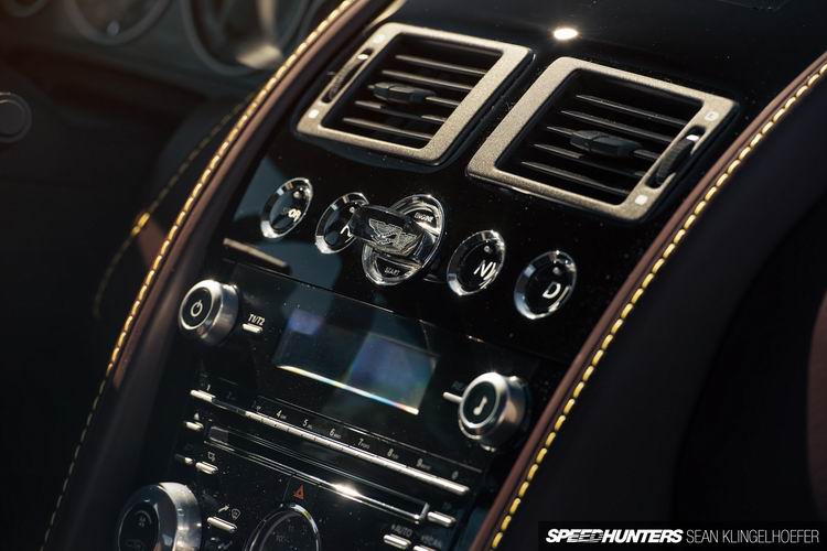 Aston-Martin-Vantage-V12-S-08.jpg