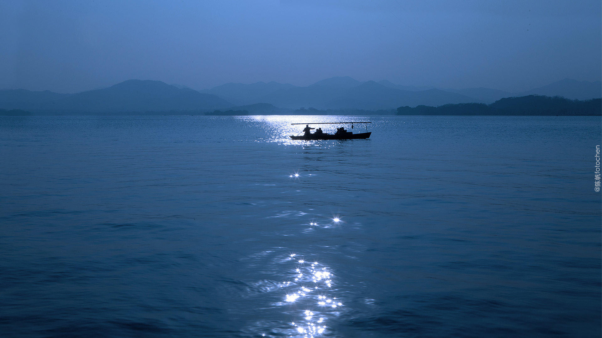 ��ת 69bbca83ly1fxmrqfa300j20u01hcjwn.jpg